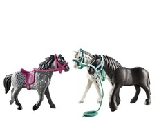 3 hevosta friisiläinen, knabstrupinhevonen ja andalusianhevonen