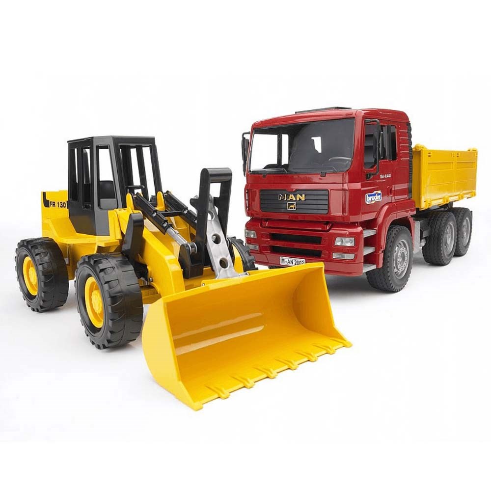 Construction truck with road loader