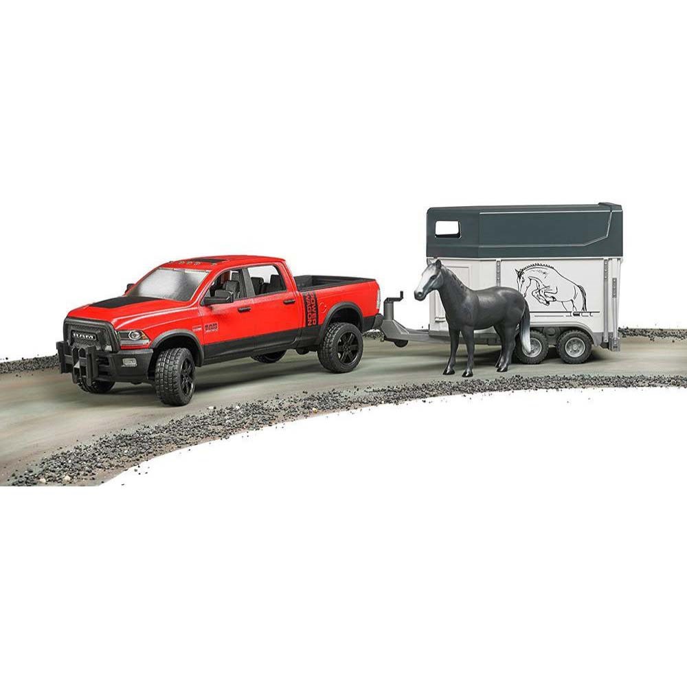 RAM 2500 Power Wagon with horse trailer